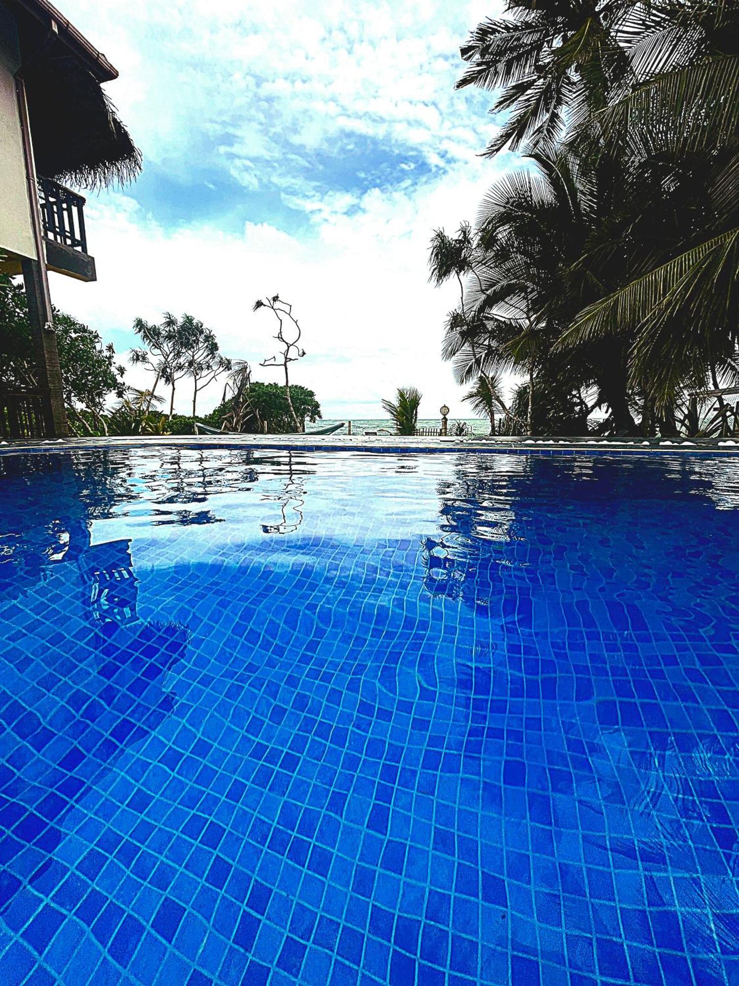 Blue Ocean Resort Netolpitiya Buitenkant foto
