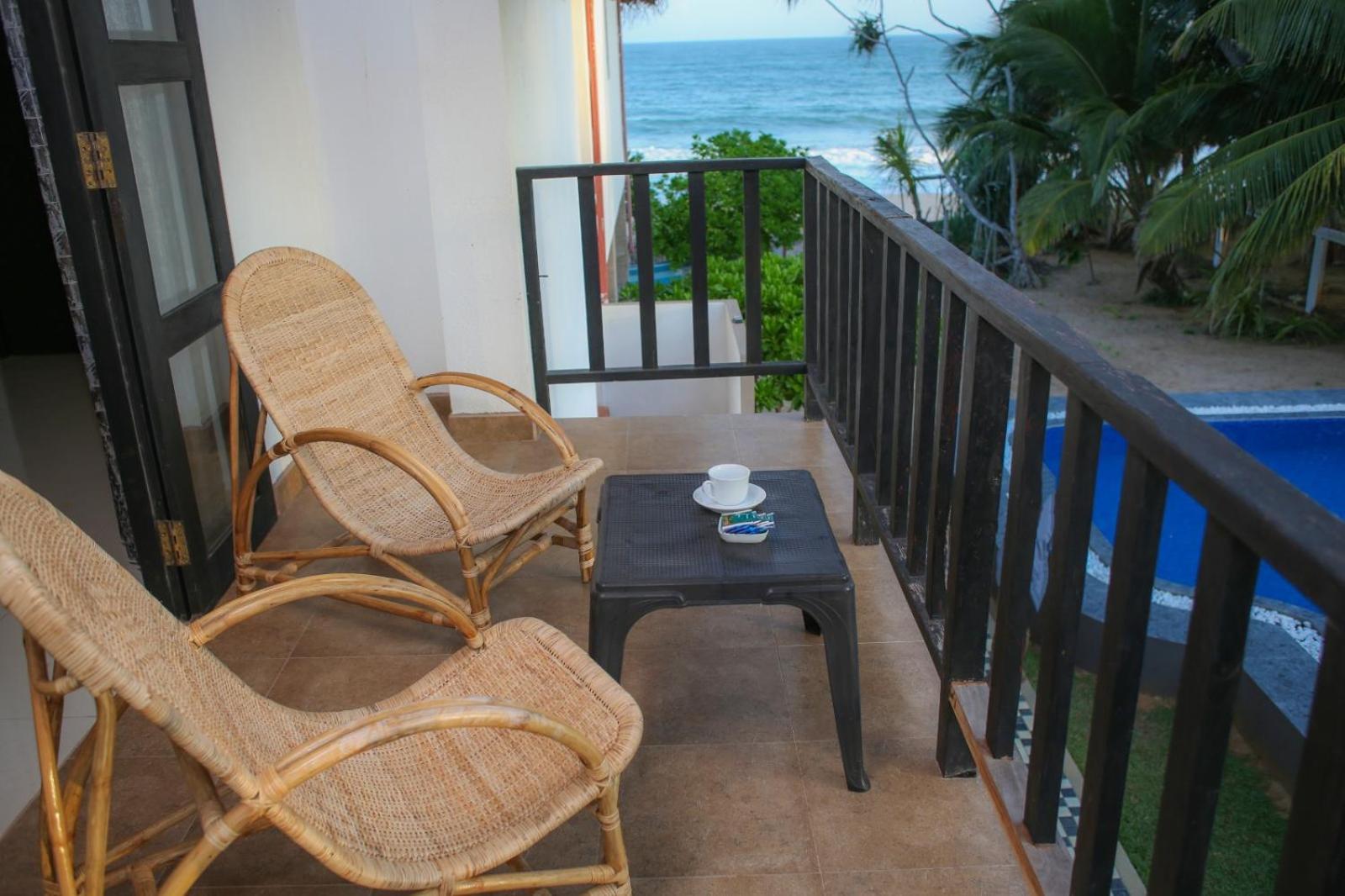 Blue Ocean Resort Netolpitiya Buitenkant foto