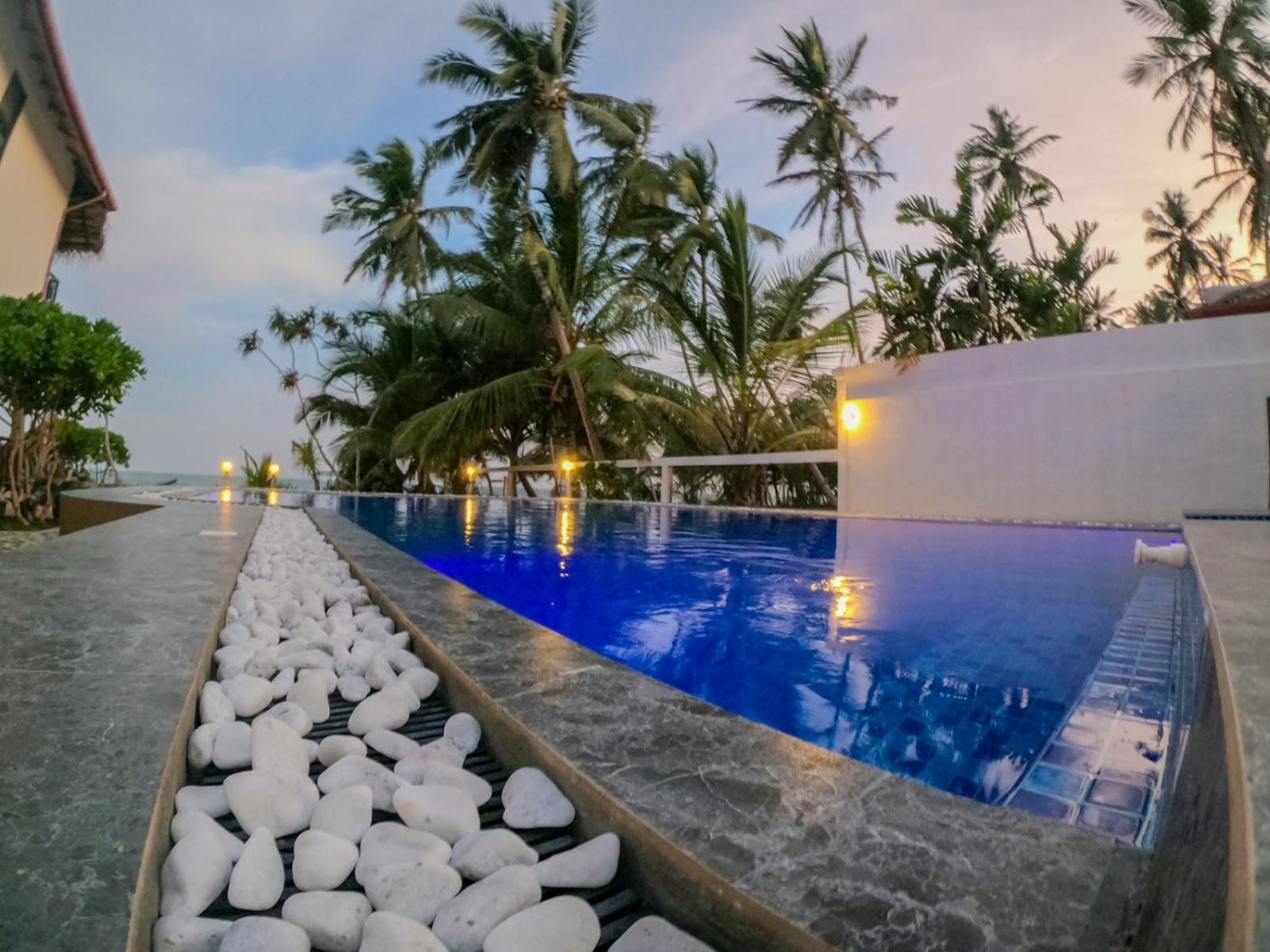 Blue Ocean Resort Netolpitiya Buitenkant foto