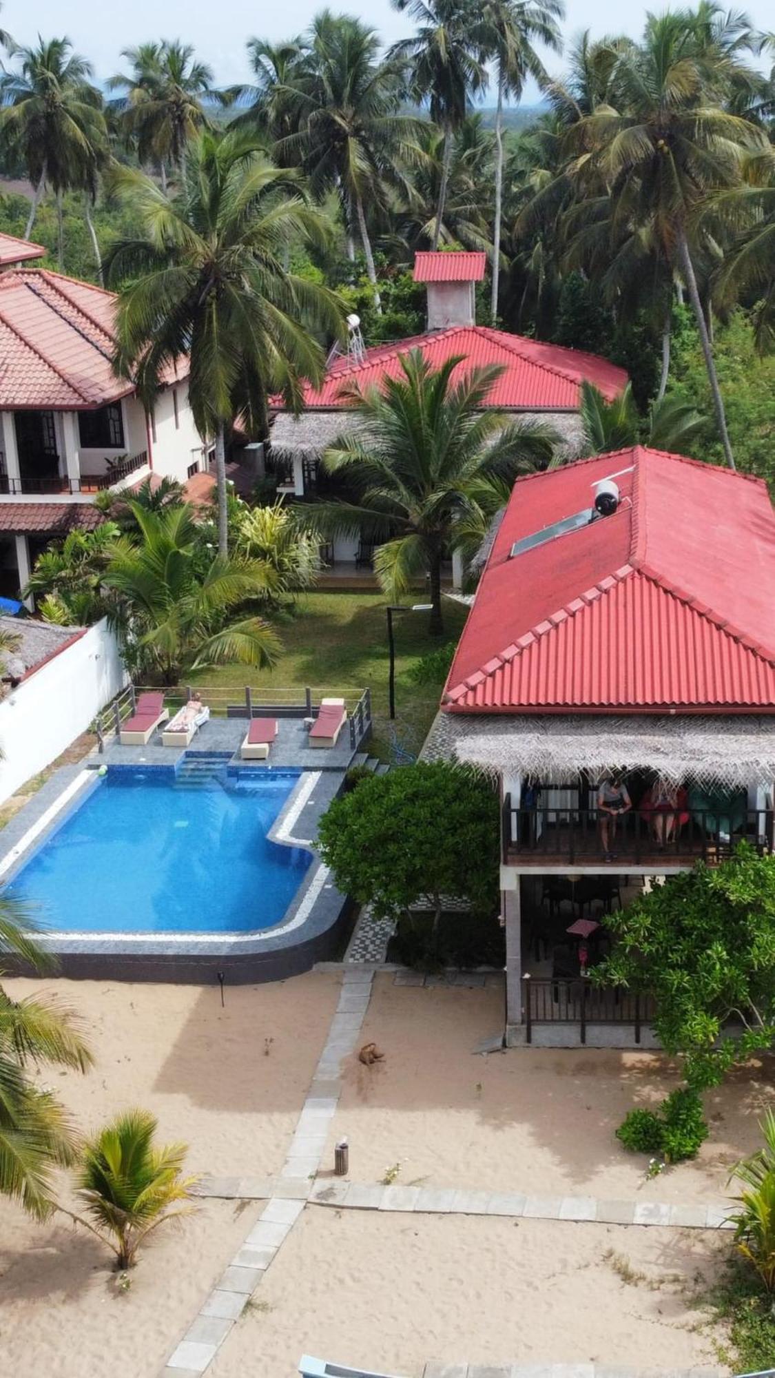 Blue Ocean Resort Netolpitiya Buitenkant foto