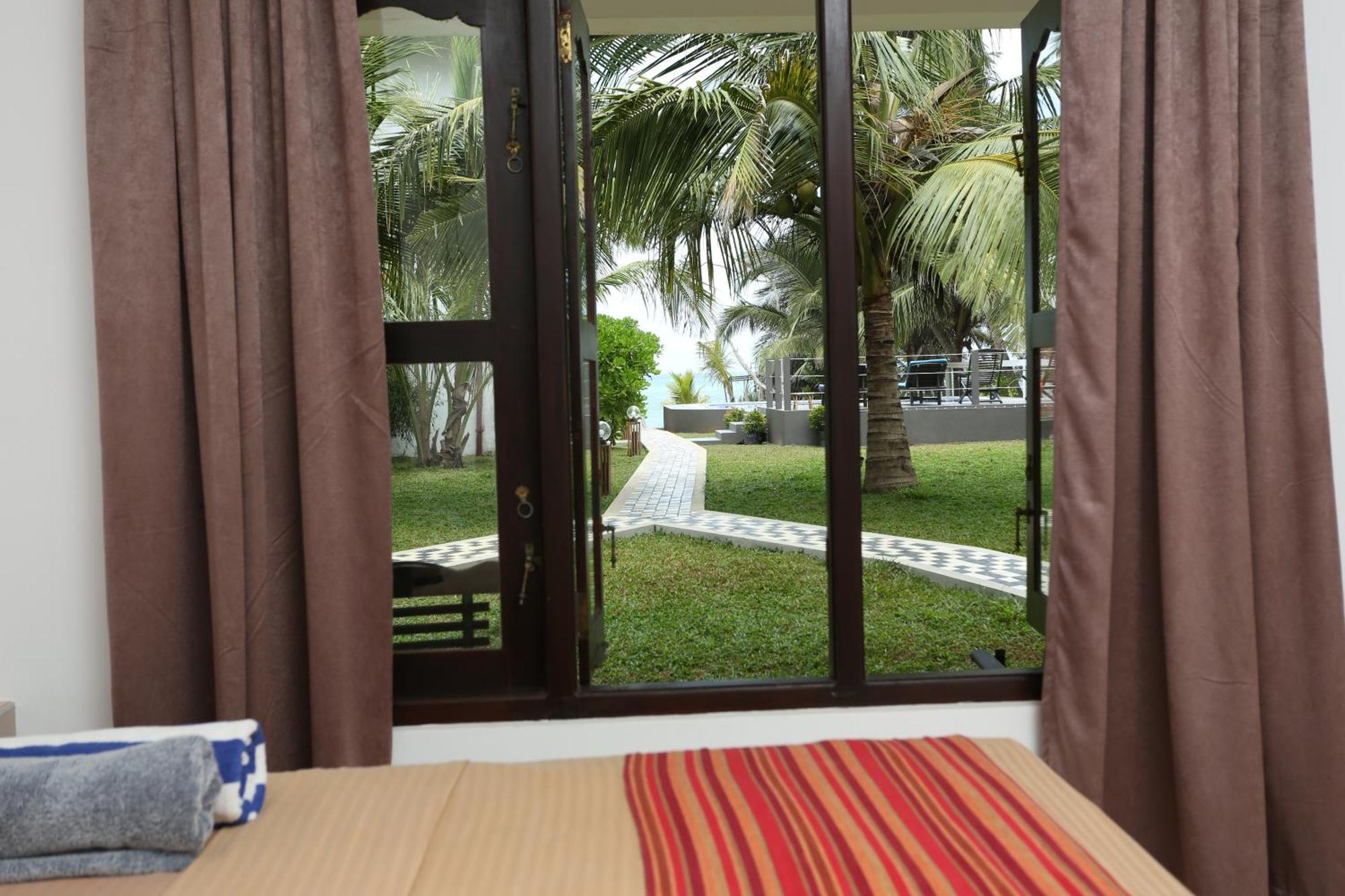 Blue Ocean Resort Netolpitiya Buitenkant foto